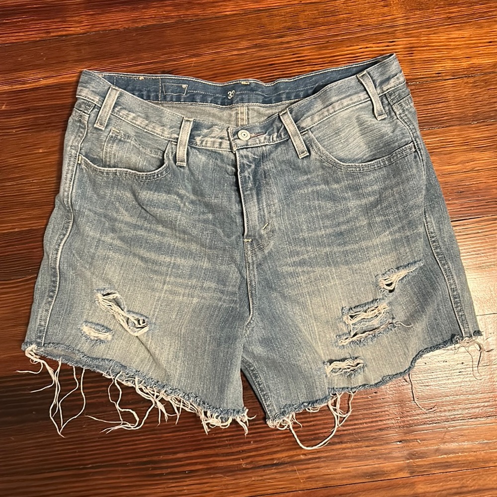 SOLD levi’s shorts